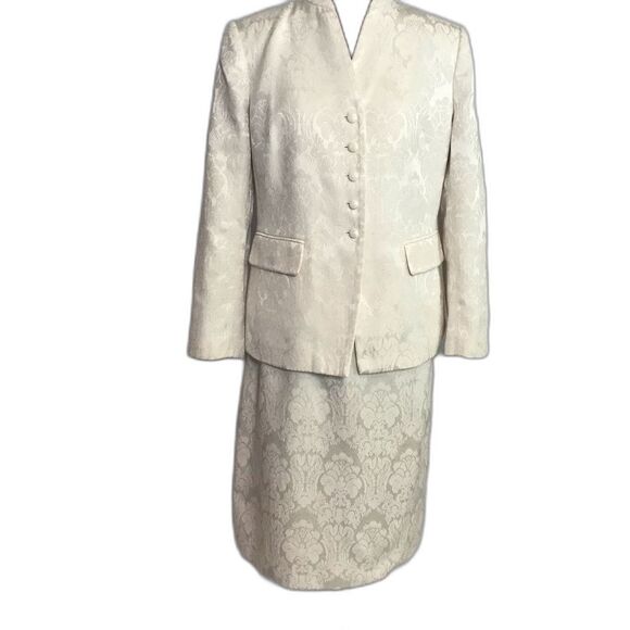 Kasper Skirt Suit Women's Size 10P Ivory 2-Piece Set Skirt & Blazer - Picture 1 of 12